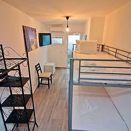 Πανσιόν New Village