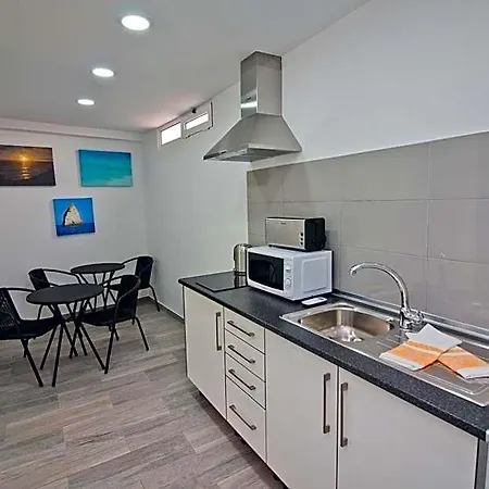 New Village Πανσιόν 2*