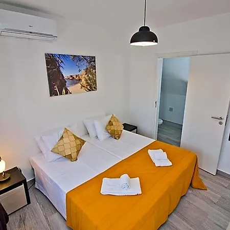 Πανσιόν New Village