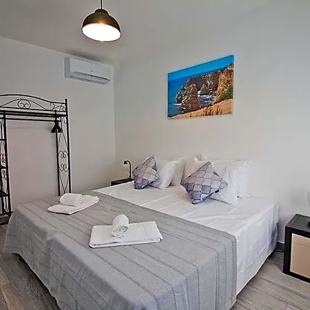 Πανσιόν New Village