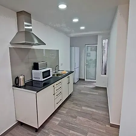 New Village Πανσιόν 2*