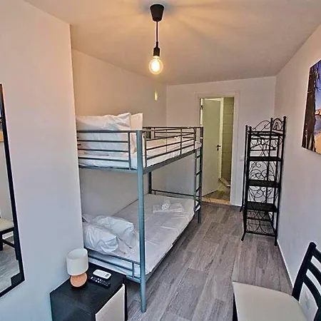 New Village 2* Λάγος