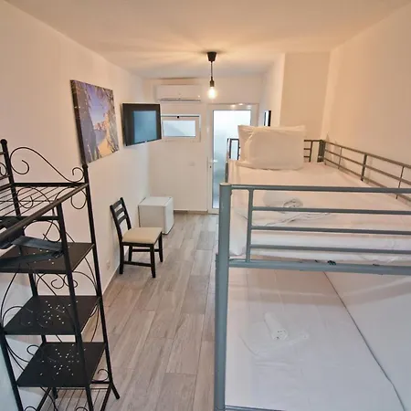 New Village Lodge *