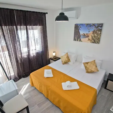 New Village Lodge *